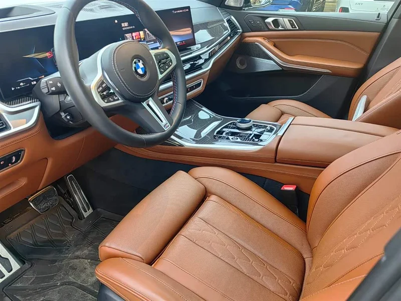 BMW X7 M60i — фото 8