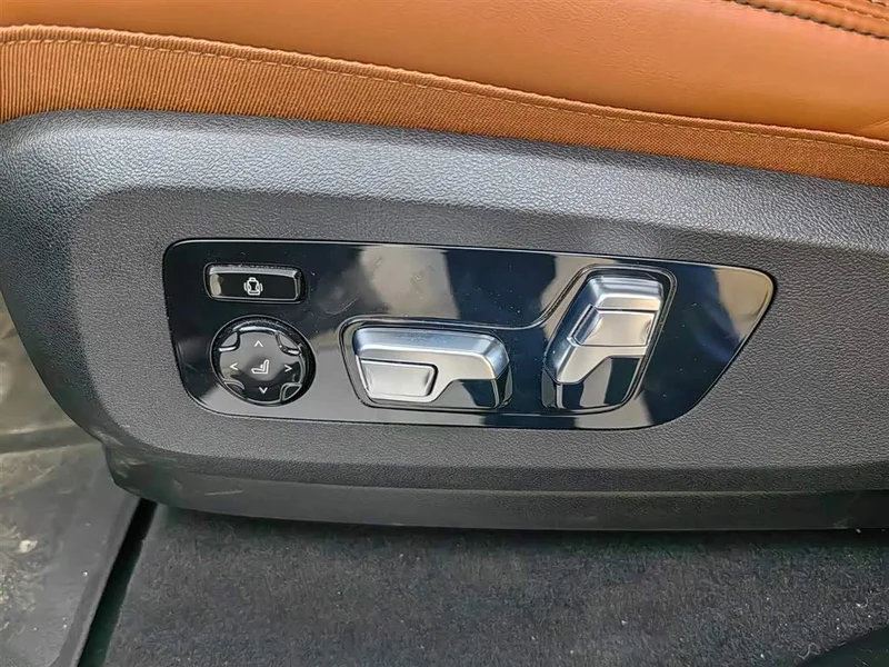BMW X7 M60i — фото 10