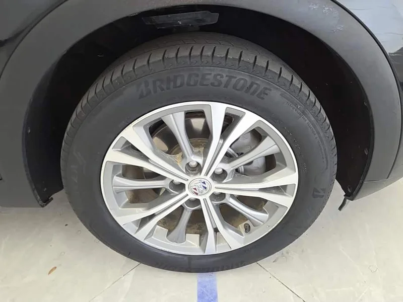 Buick Envision Plus — фото 6