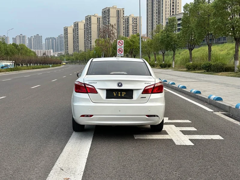 Changan Eado — фото 6