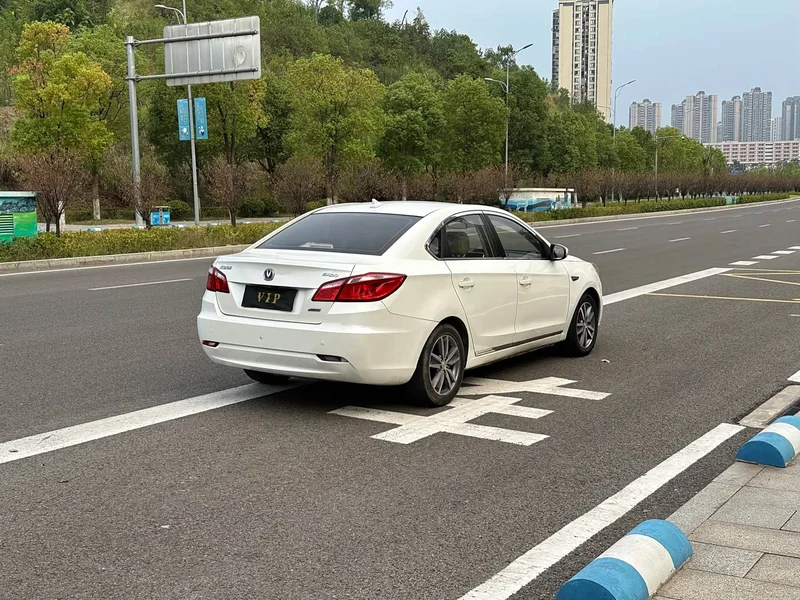 Changan Eado — фото 7
