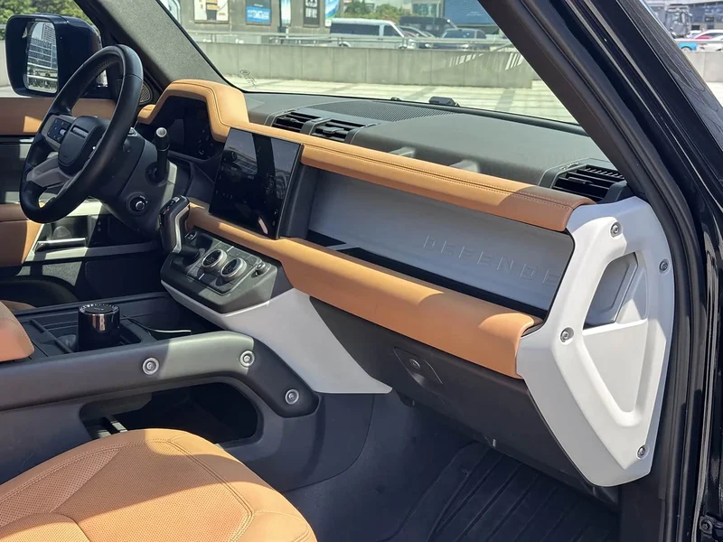 Land Rover Defender — фото 11