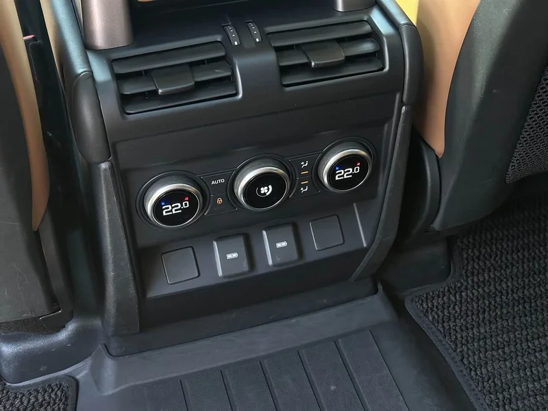 Land Rover Defender — фото 14