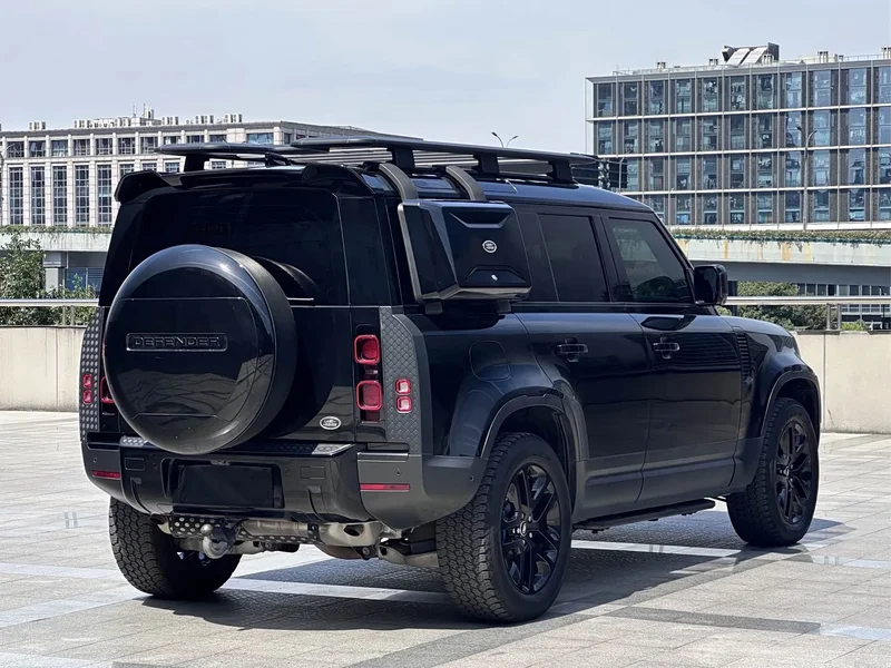 Land Rover Defender — фото 17