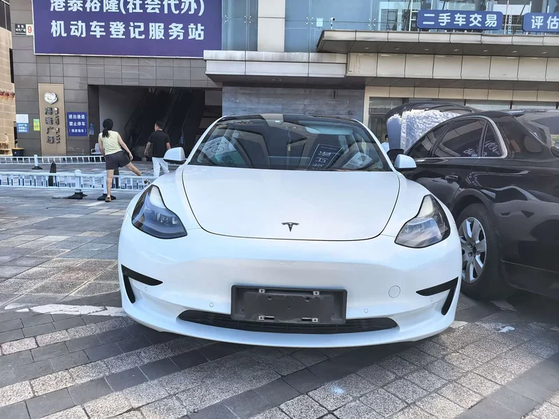 Tesla Model 3 — фото 2