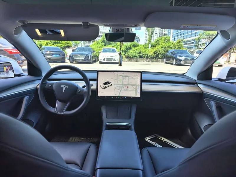 Tesla Model 3 — фото 6