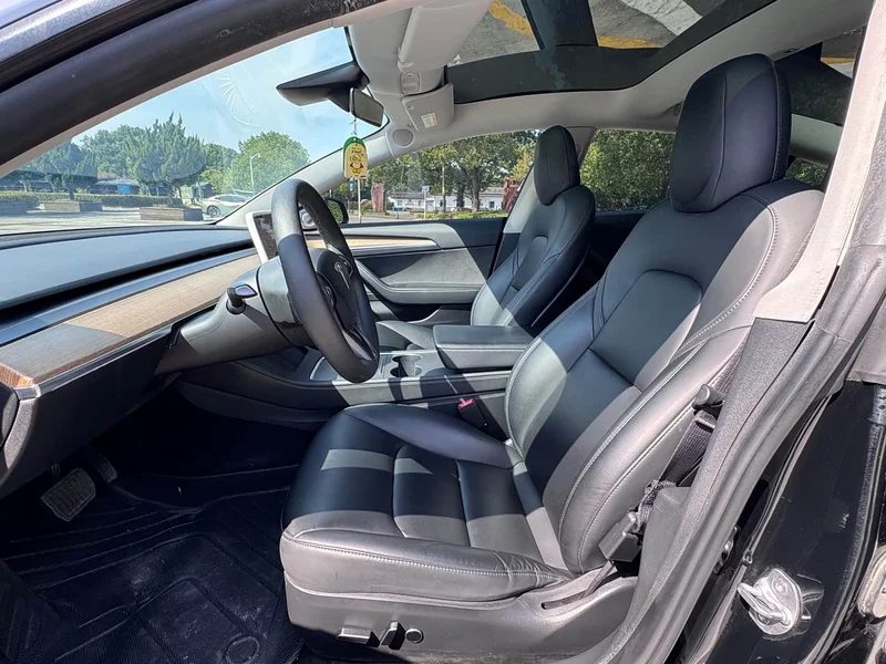 Tesla Model 3 — фото 12