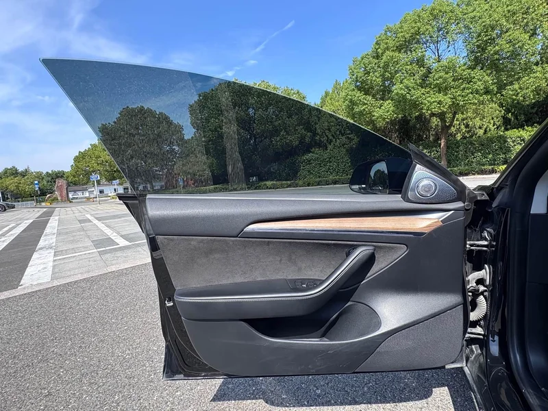 Tesla Model 3 — фото 13