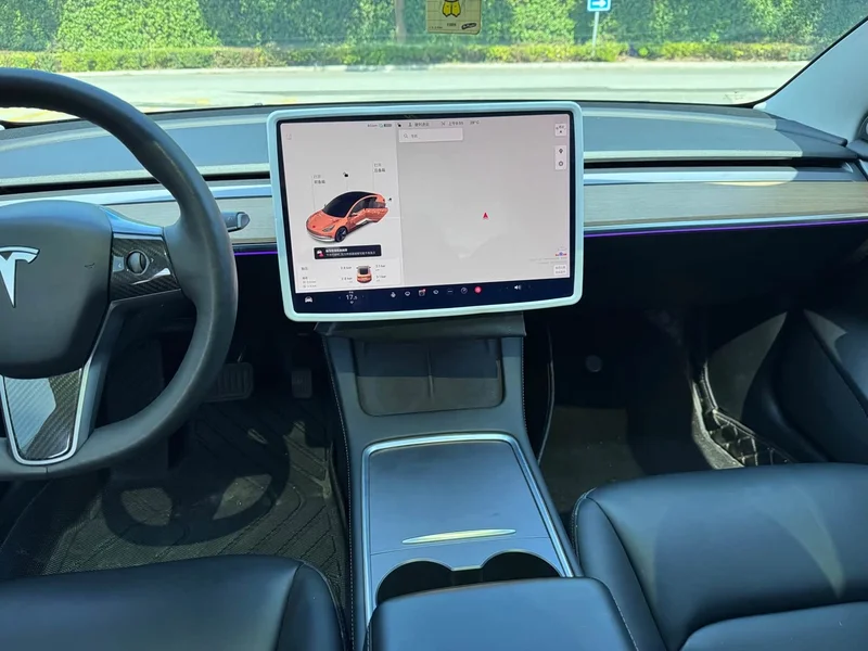 Tesla Model 3 — фото 18