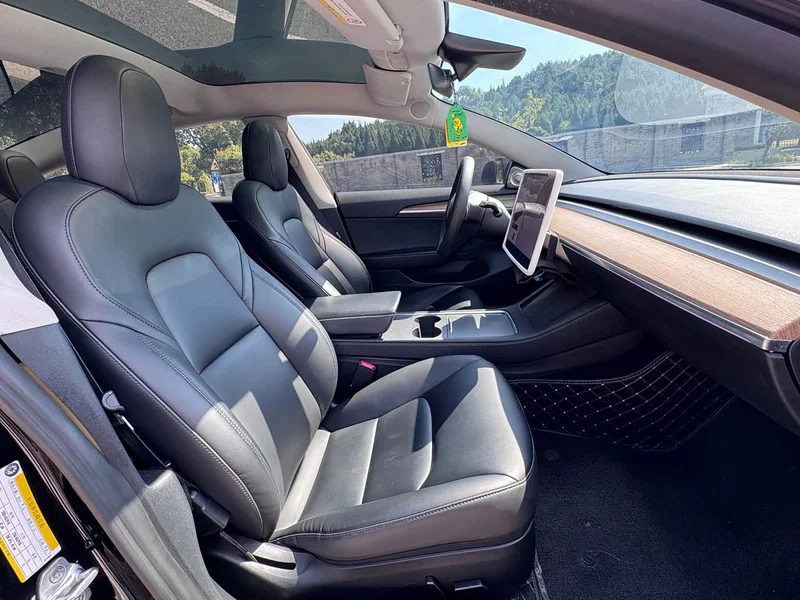 Tesla Model 3 — фото 10