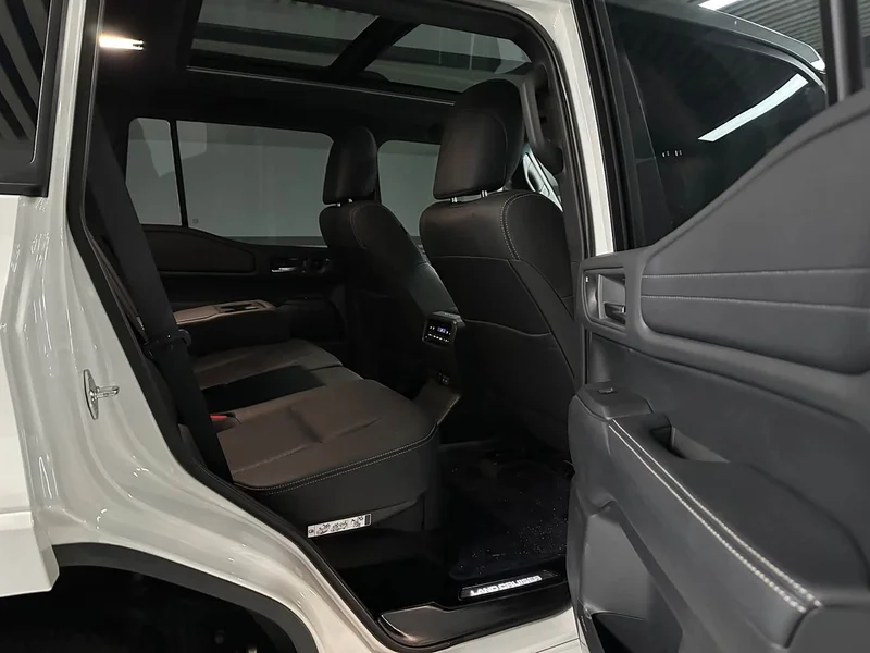Toyota Prado — фото 18