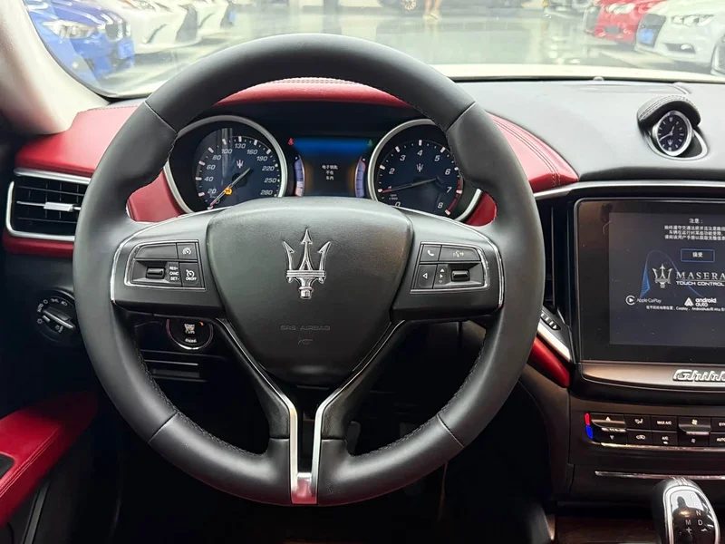 Maserati Ghibli — фото 10
