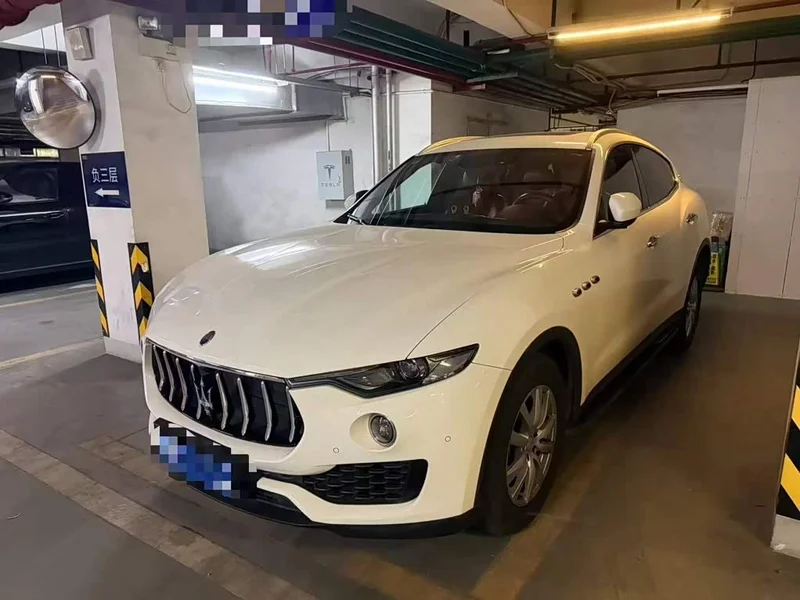 Maserati Levante — фото 1