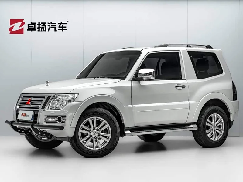 Mitsubishi Pajero (Imported) — фото 1