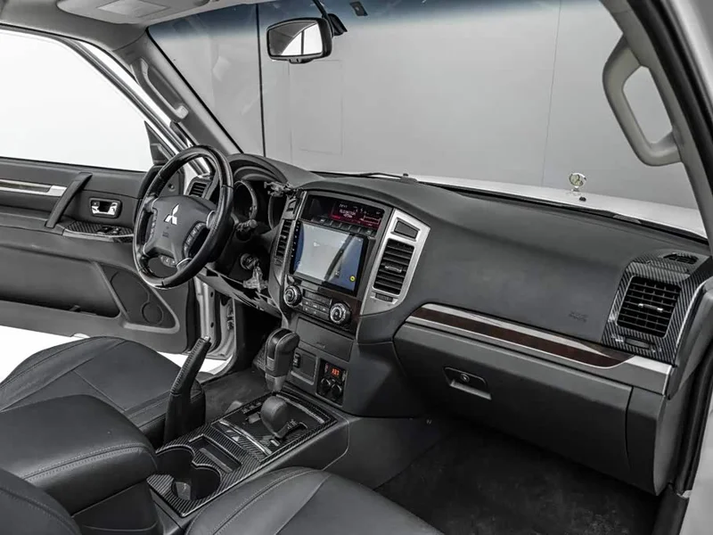 Mitsubishi Pajero (Imported) — фото 20