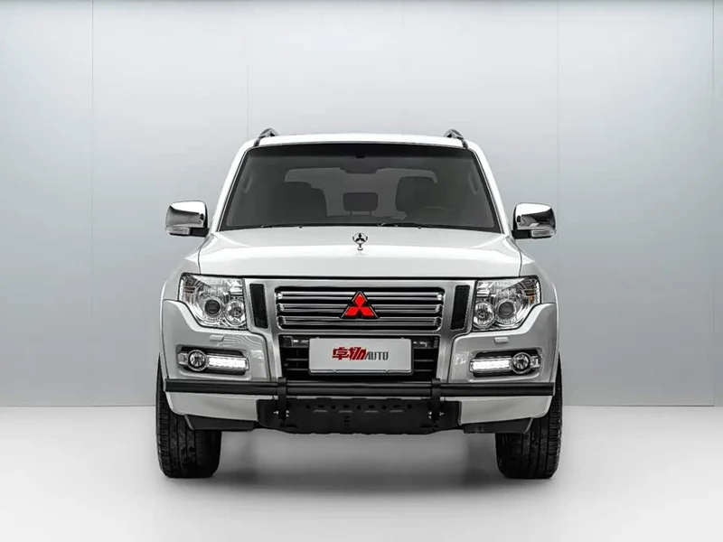 Mitsubishi Pajero (Imported) — фото 2