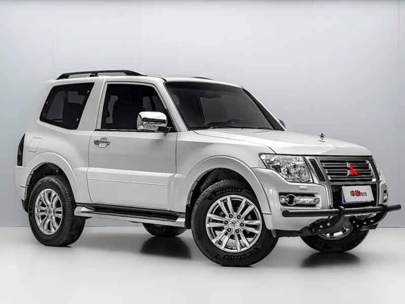 Mitsubishi Pajero (Imported) — фото 3