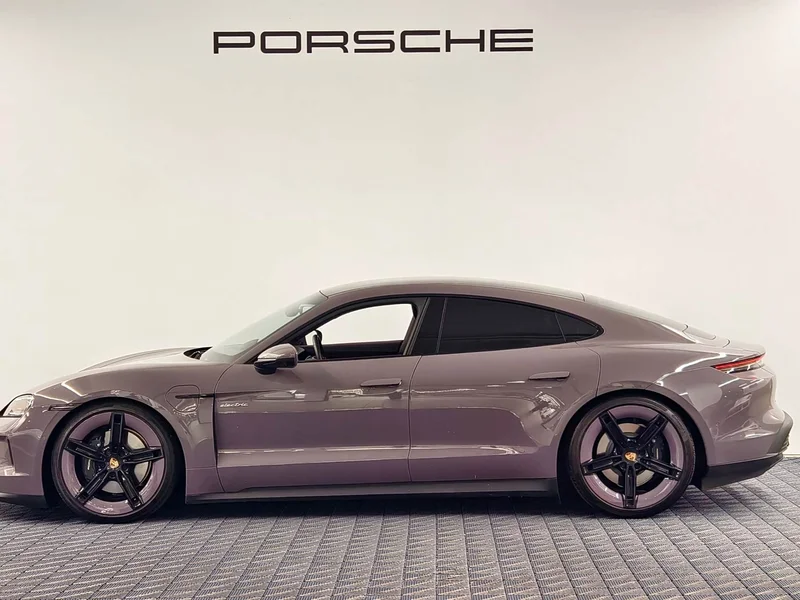 Porsche Taycan — фото 4