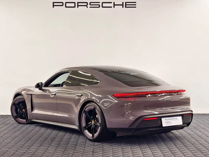 Porsche Taycan — фото 6