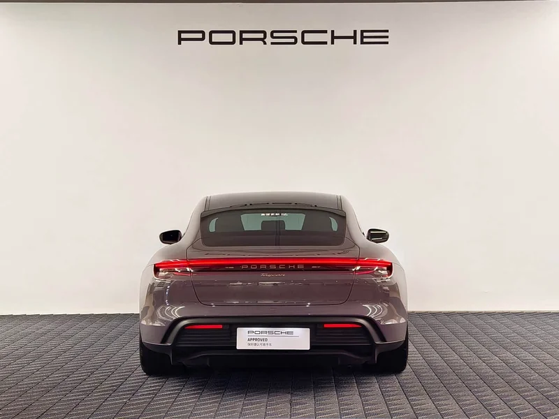 Porsche Taycan — фото 7