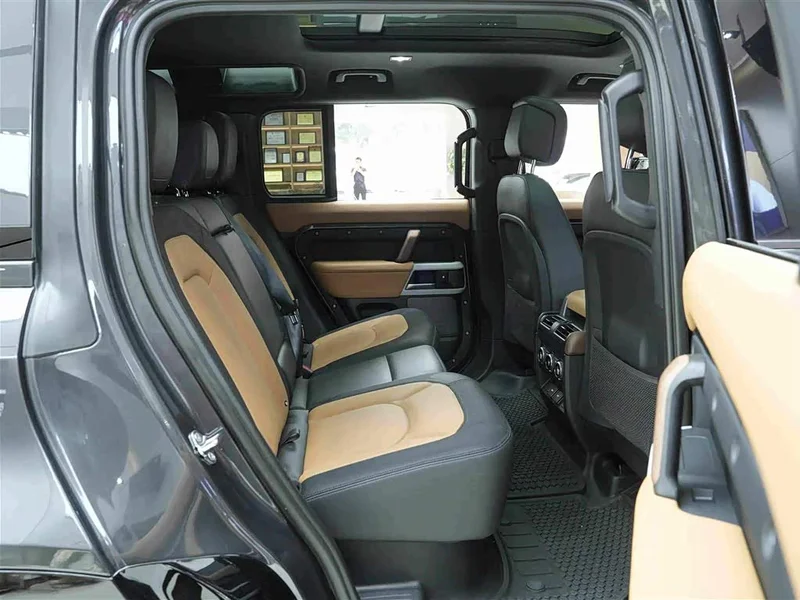 Land Rover Defender — фото 13