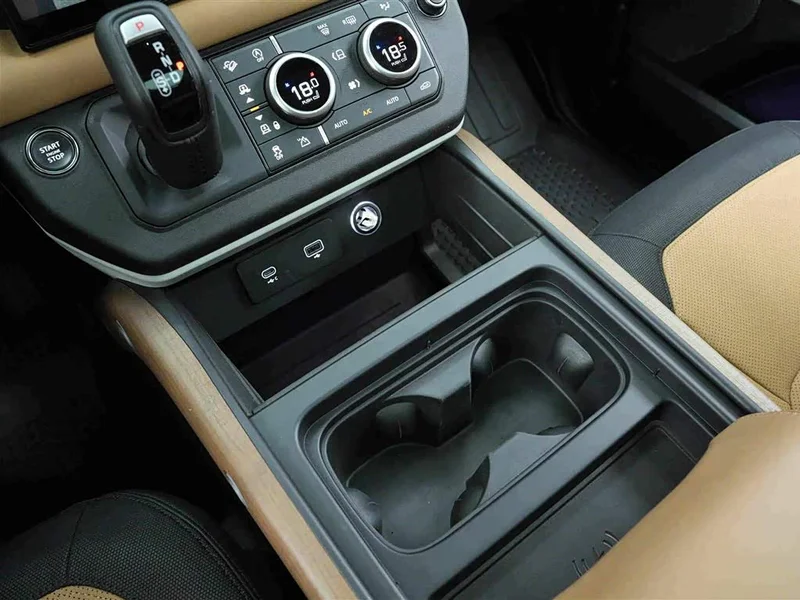 Land Rover Defender — фото 10