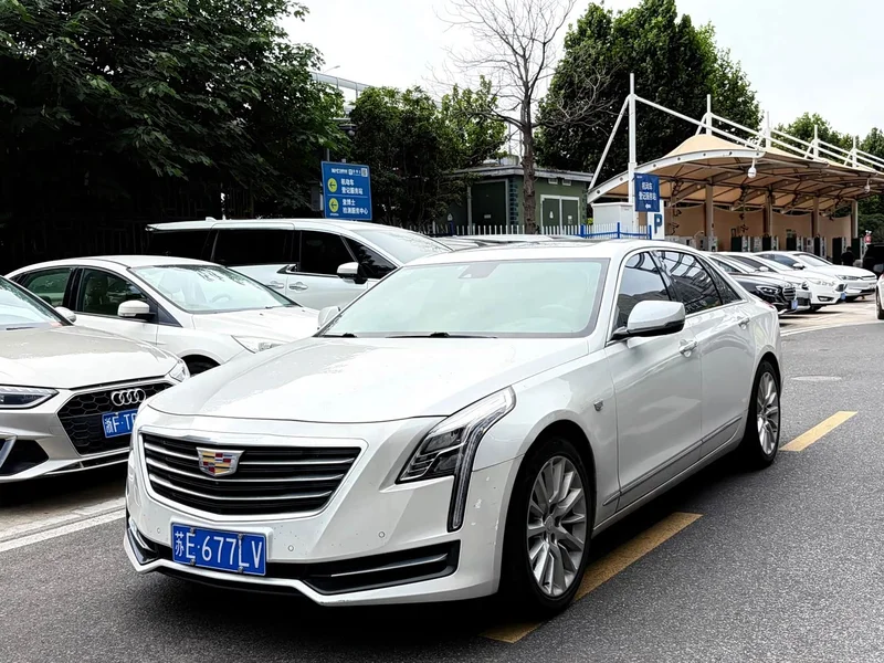 Cadillac CT6 — фото 1