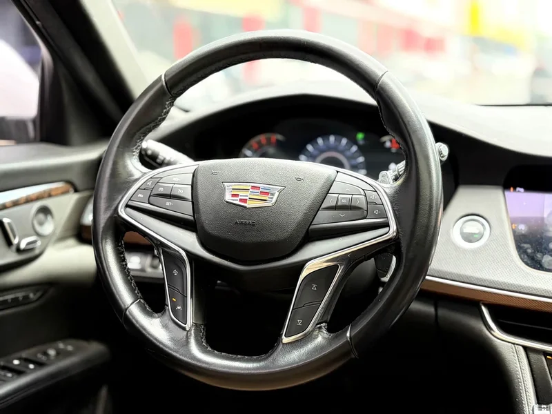 Cadillac CT6 — фото 11