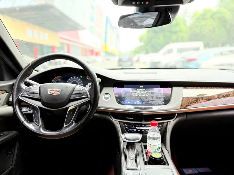 Cadillac CT6 — фото 9