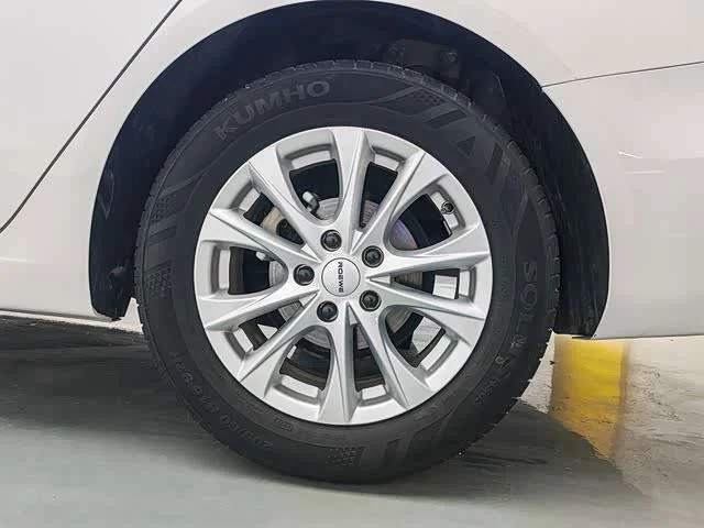 Roewe i5 — фото 15