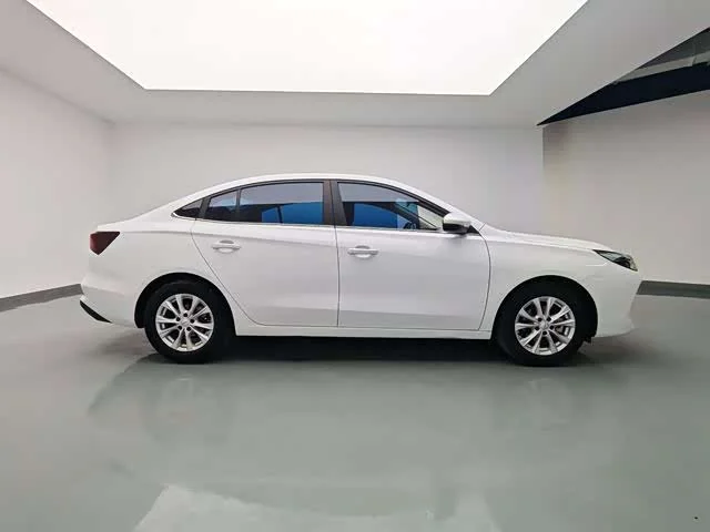 Roewe i5 — фото 18