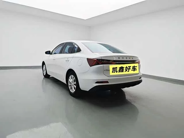 Roewe i5 — фото 6