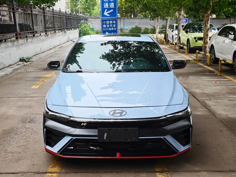 Hyundai Elantra — фото 2