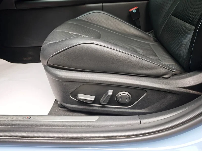 Hyundai Elantra — фото 21