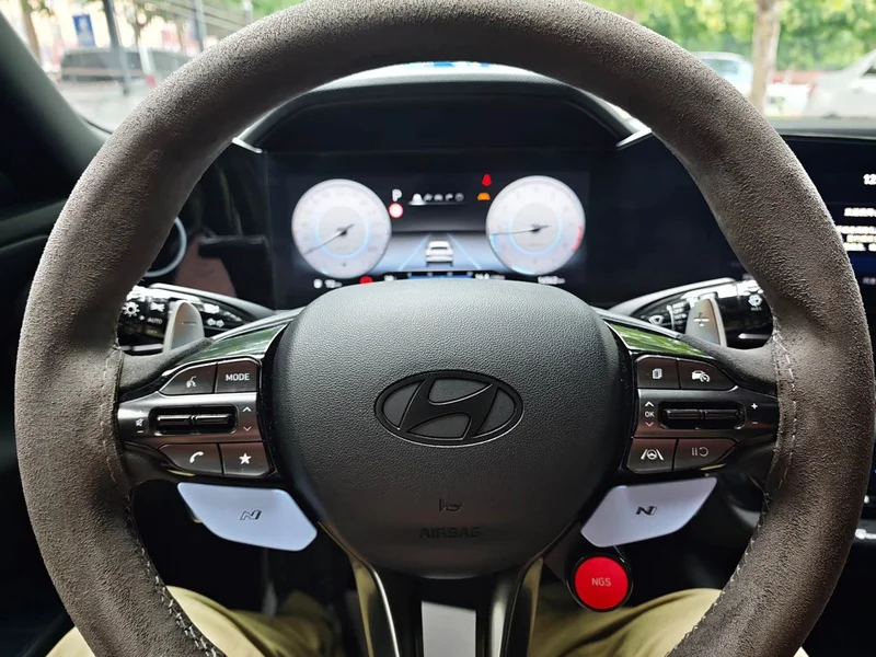 Hyundai Elantra — фото 22