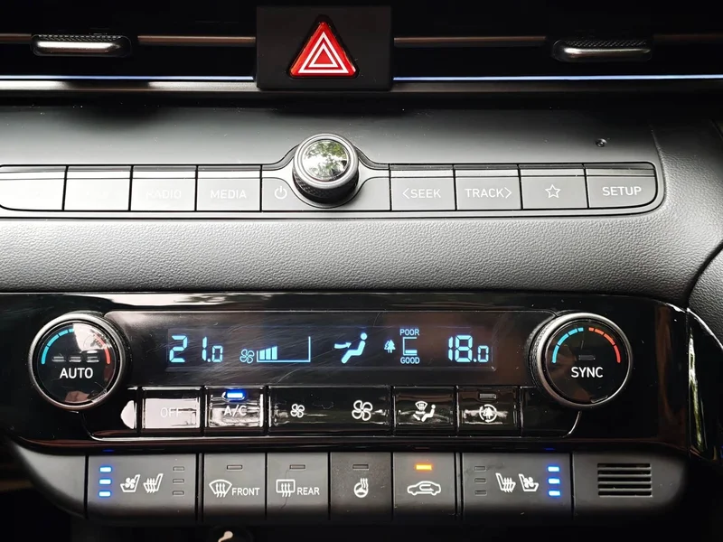 Hyundai Elantra — фото 24