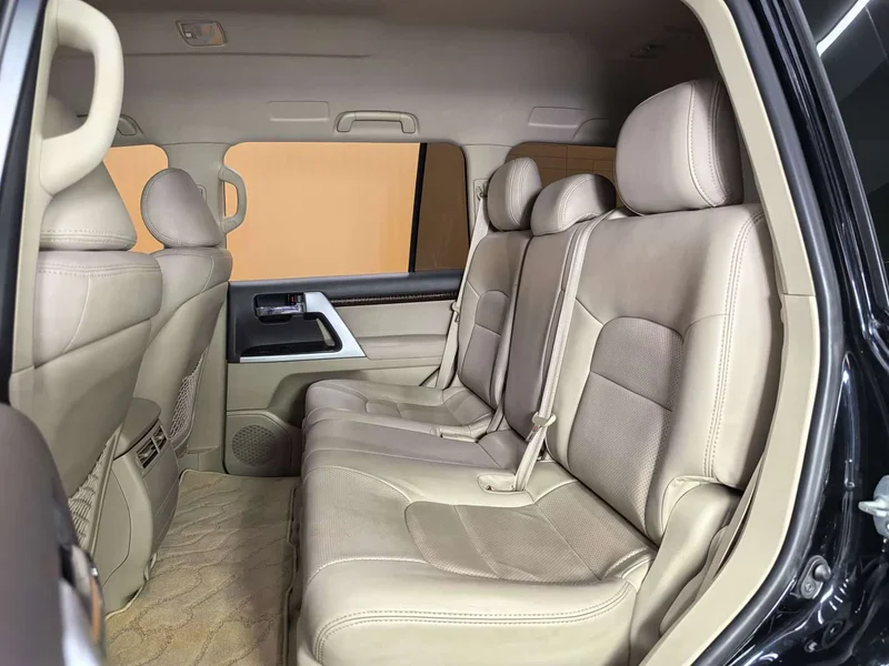 Toyota Land Cruiser (Imported) — фото 15