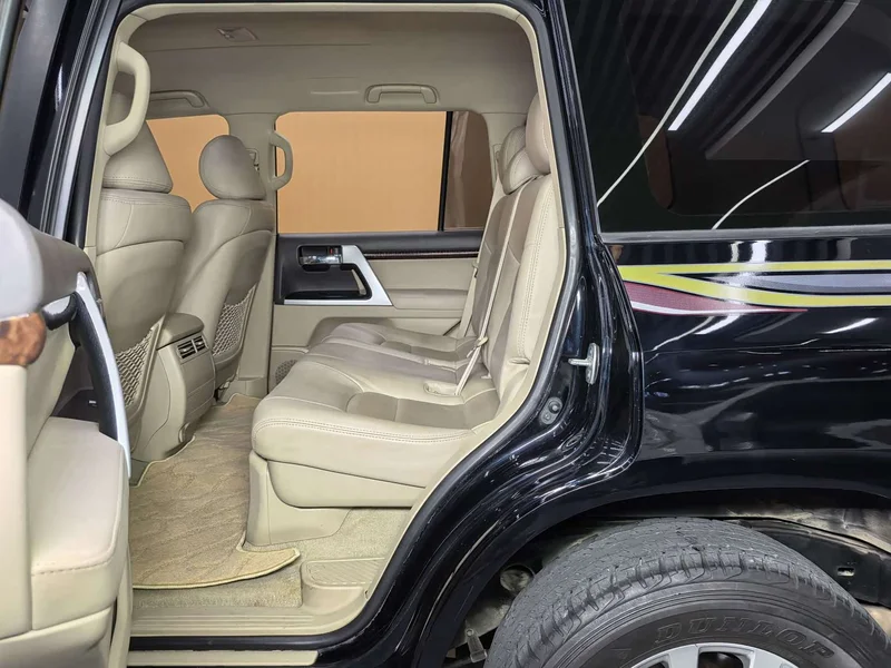Toyota Land Cruiser (Imported) — фото 16