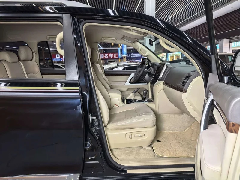 Toyota Land Cruiser (Imported) — фото 19