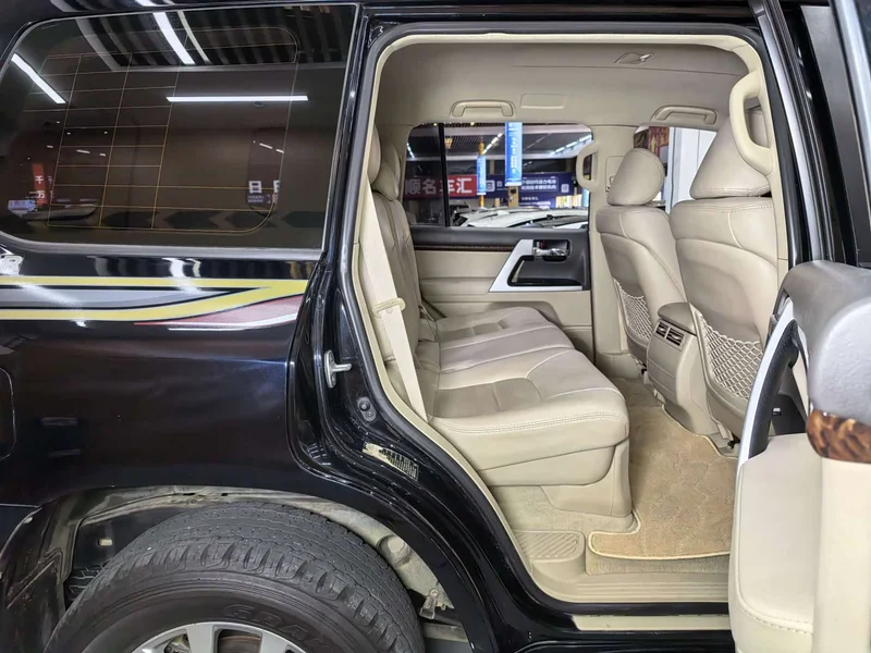 Toyota Land Cruiser (Imported) — фото 20
