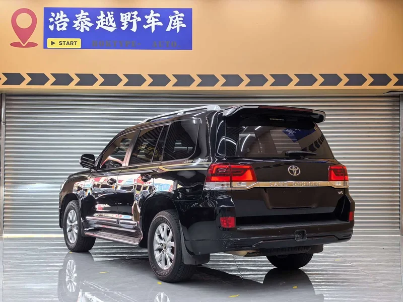Toyota Land Cruiser (Imported) — фото 6