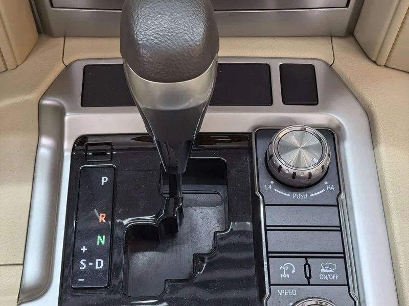 Toyota Land Cruiser (Imported) — фото 9
