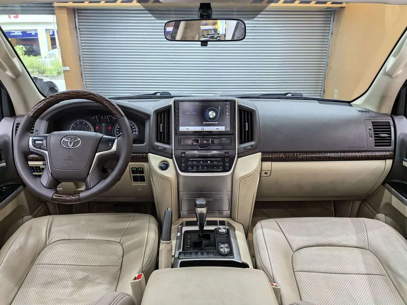 Toyota Land Cruiser (Imported) — фото 10