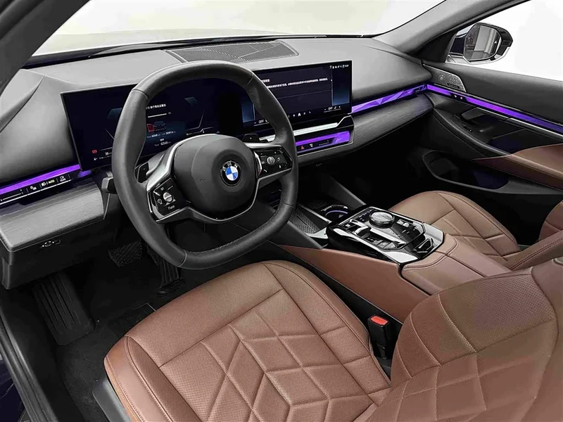 BMW 5-Series — фото 16