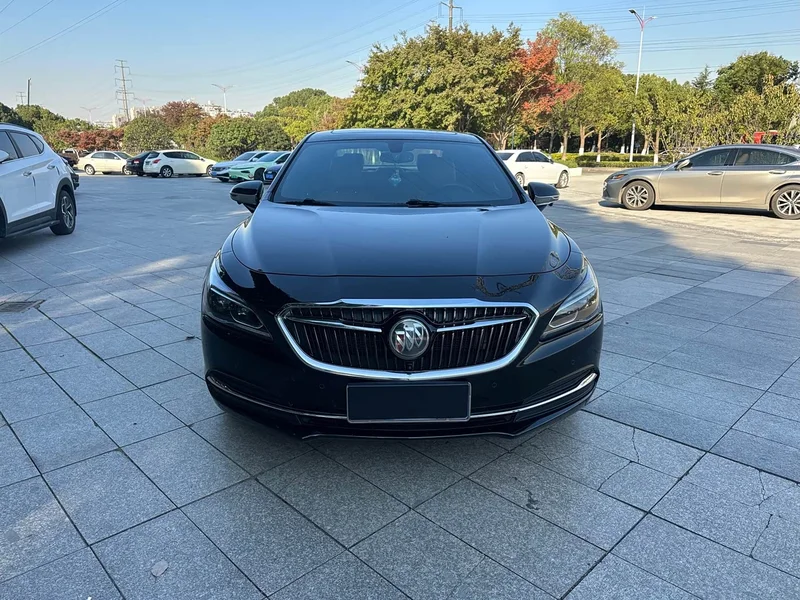 Buick LaCrosse — фото 2
