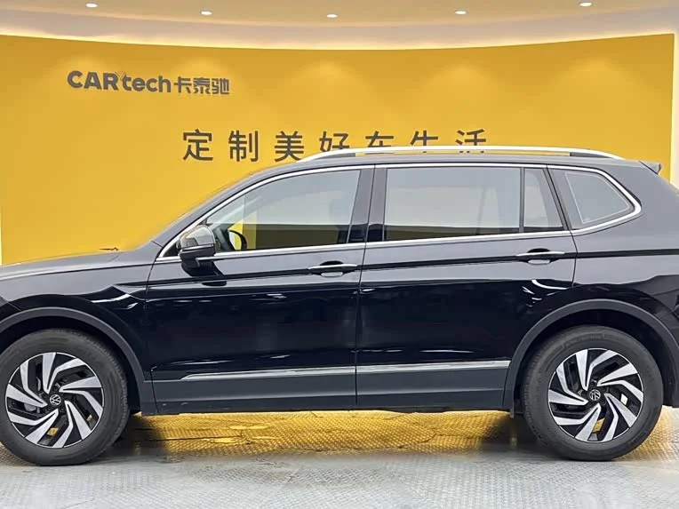 Volkswagen Tiguan L — фото 7