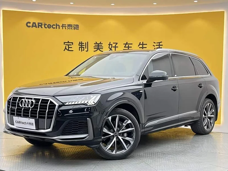 Audi Q7 — фото 1