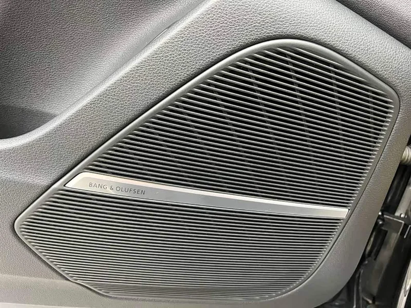 Audi Q7 — фото 37