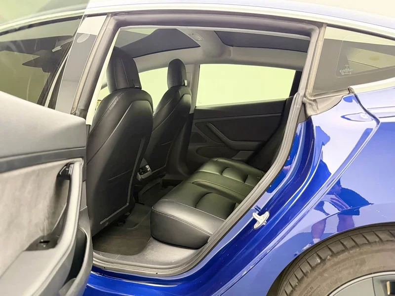 Tesla Model 3 — фото 11