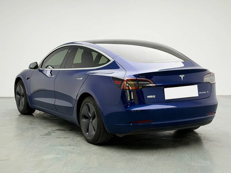 Tesla Model 3 — фото 4